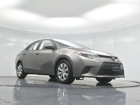 Used 2016 Toyota Corolla LE image 41