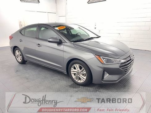 Used 2019 Hyundai Elantra SEL w/ Cargo Package FWD image 3