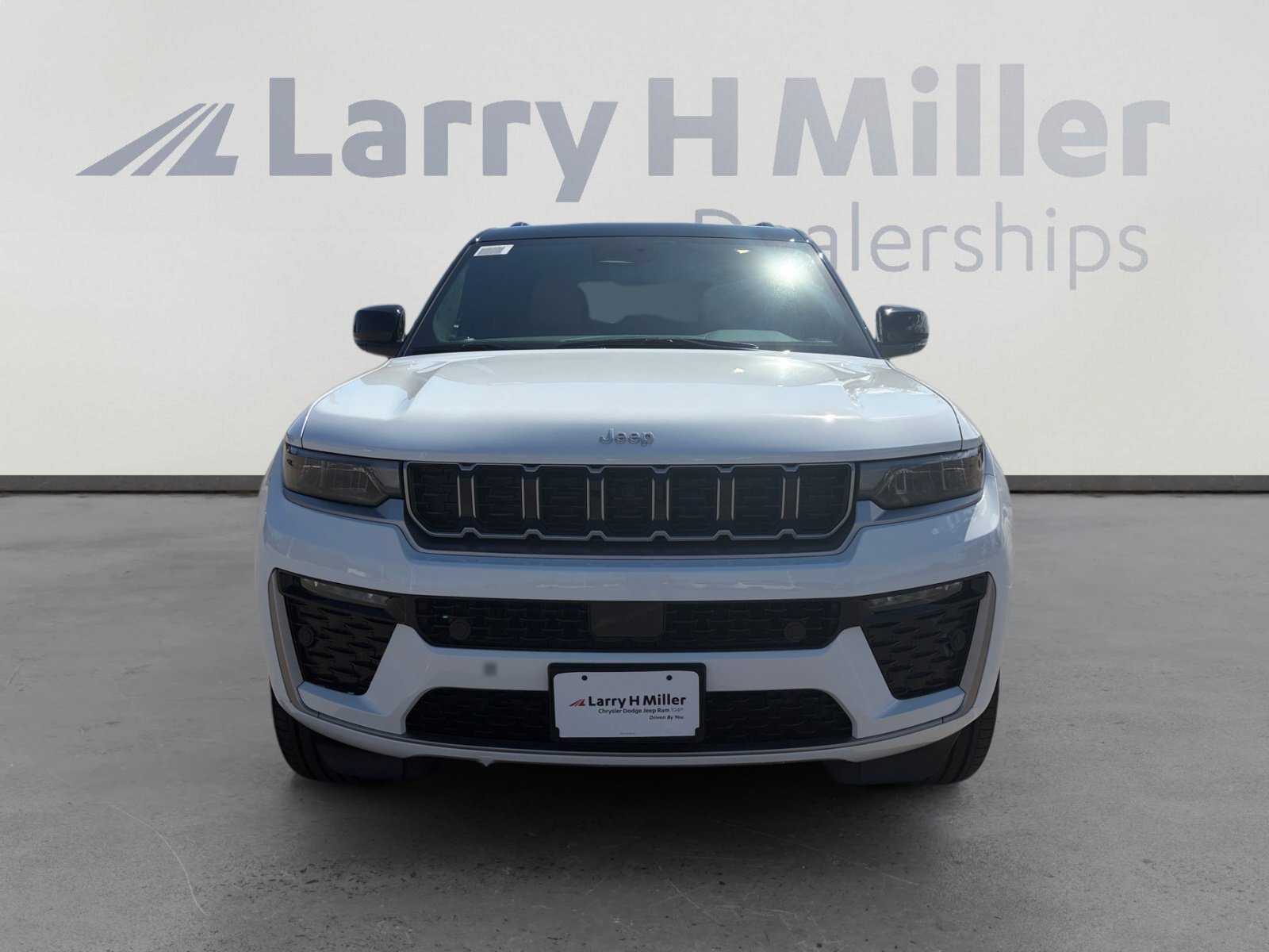 New 2026 Jeep Grand Cherokee Summit AWD/4WD image 9