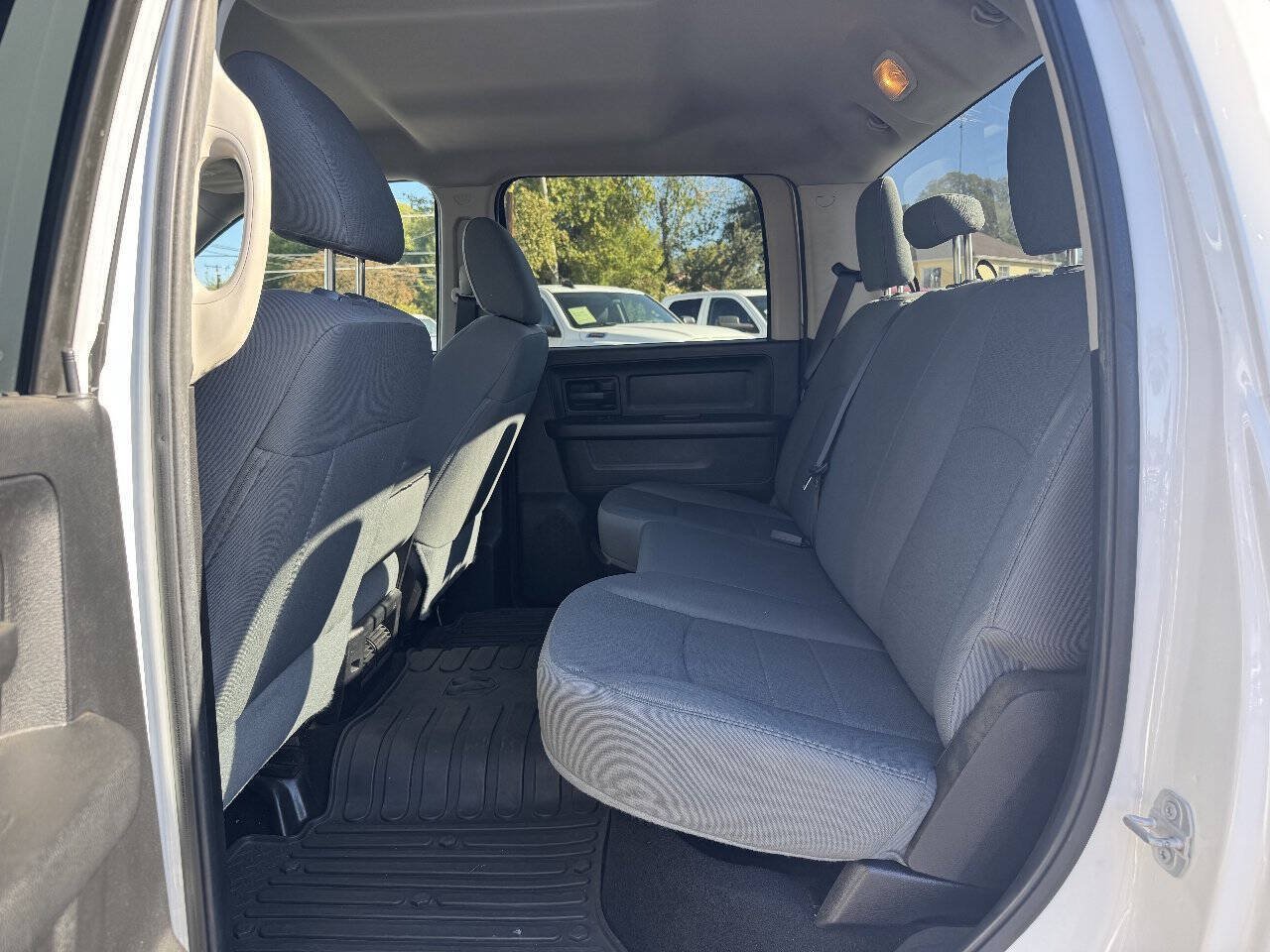 Used 2015 RAM 3500 Tradesman w/ Chrome Appearance Group AWD/4WD image 22