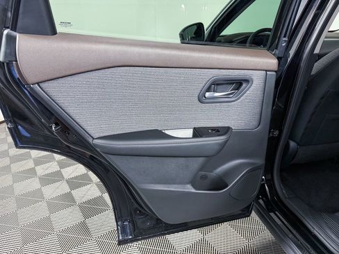 Certified 2022 Nissan Rogue SV image 43