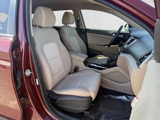 Used 2018 Hyundai Tucson SE w/ Cargo Package AWD/4WD image 13