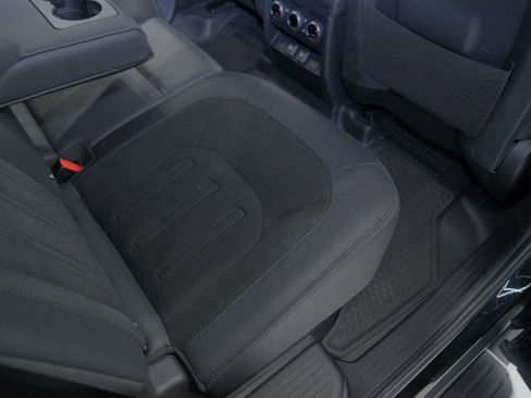 Used 2023 Land Rover Defender 110 V8 image 36