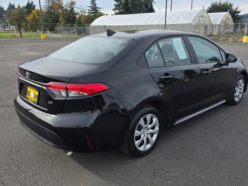 Used 2024 Toyota Corolla LE image 4
