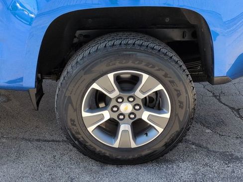 Used 2018 Chevrolet Colorado Z71 w/ LPO, Premium Interior Package image 33