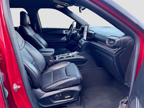 Used 2020 Ford Explorer Platinum w/ Premium Technology Package image 28