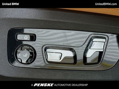 Used 2023 BMW X5 xDrive40i w/ M Sport Package image 4