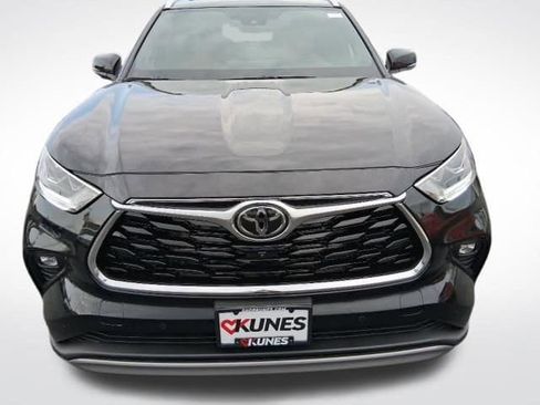 New 2026 Toyota Highlander Platinum AWD/4WD image 12