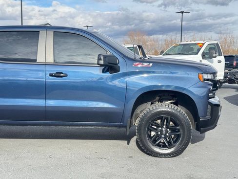 Used 2021 Chevrolet Silverado 1500 LT Trail Boss w/ LPO, Dark Essentials Package image 4