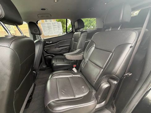 Used 2021 GMC Acadia SLT w/ Elevation Edition FWD image 17