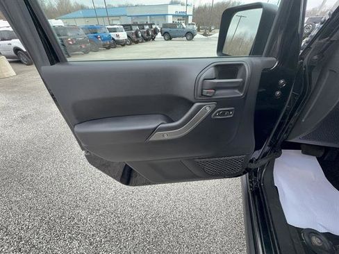 Used 2018 Jeep Wrangler Unlimited Sport image 10