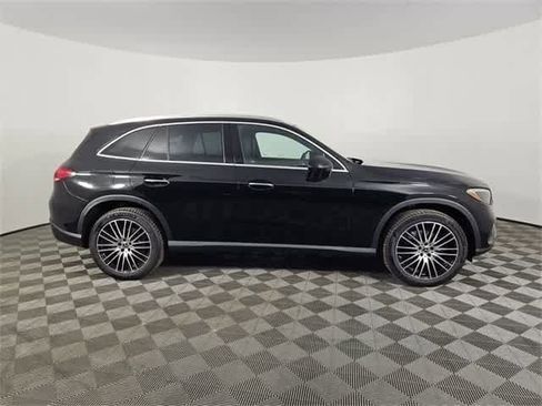 Used 2025 Mercedes-Benz GLC 300 4MATIC image 21