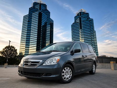Used 2005 Honda Odyssey LX image 1