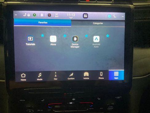Used 2022 Jeep Grand Cherokee Limited RWD image 17