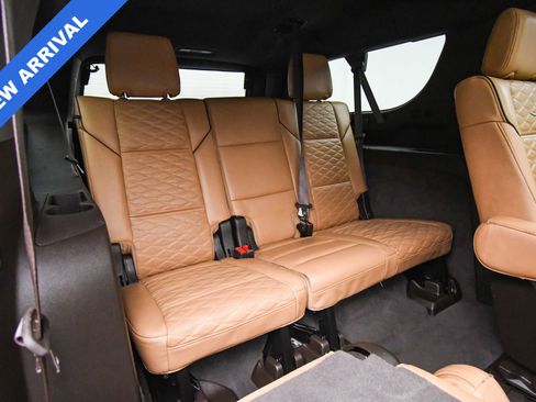 Used 2022 Cadillac Escalade ESV Premium Luxury image 52