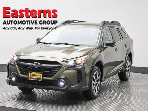 Used 2024 Subaru Outback Premium AWD/4WD image 1