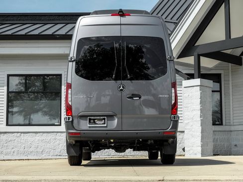 Used 2025 Mercedes-Benz Sprinter 2500 image 8