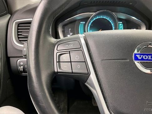 Used 2015 Volvo V60 T5 Premier image 23