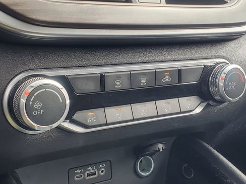 Used 2024 Nissan Altima 2.5 SV image 21