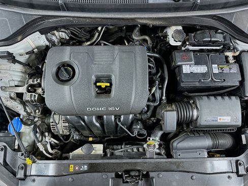 Used 2018 Hyundai Elantra SEL FWD image 31