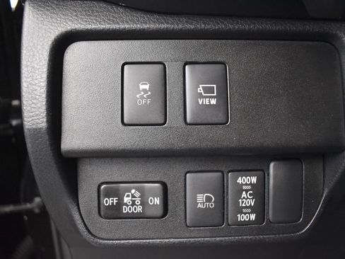 Used 2020 Toyota Tacoma Limited image 21