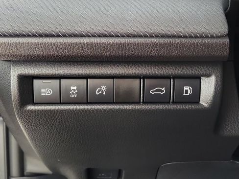 Used 2025 Toyota Camry SE w/ Convenience Package FWD image 23