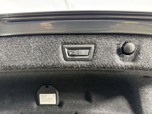 Used 2022 BMW 540i xDrive w/ Premium Package image 35