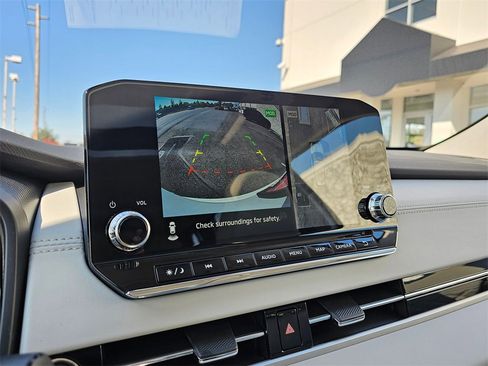 New 2025 Mitsubishi Outlander SEL image 11