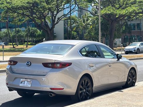 Used 2024 MAZDA MAZDA3 s FWD image 5