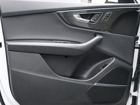 Used 2019 Audi Q8 Prestige image 9