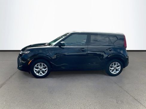 Used 2022 Kia Soul LX w/ Technology Package FWD image 4