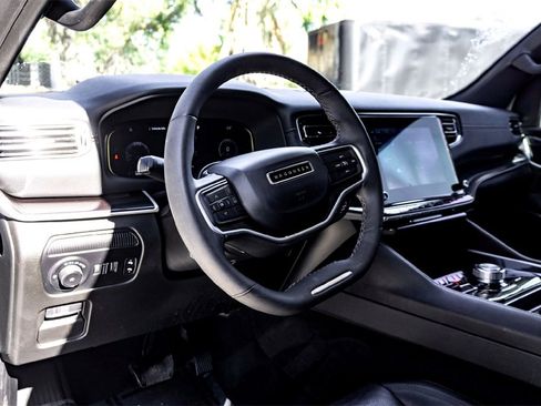 Used 2023 Jeep Wagoneer 4WD image 15