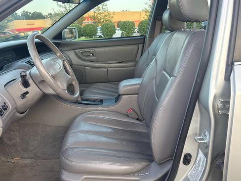 Used 2000 Toyota Avalon XL w/ Option Pkg 3 FWD image 4