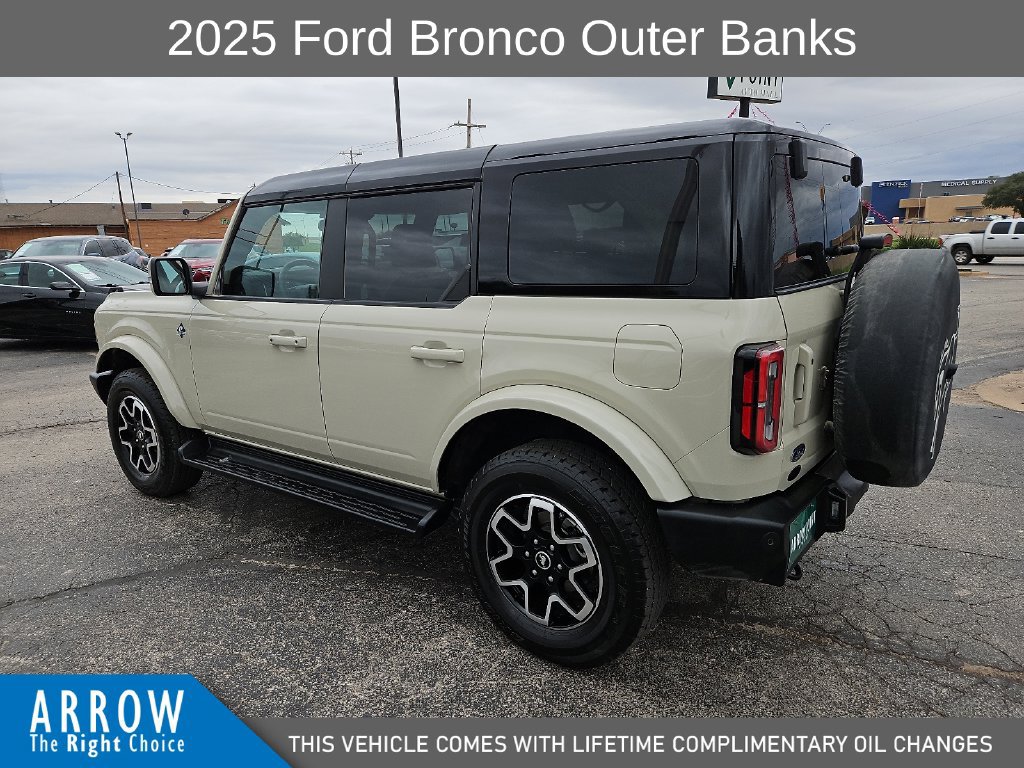 Used 2025 Ford Bronco Outer Banks AWD/4WD image 8