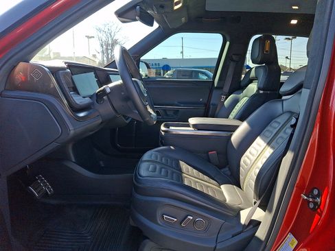 Used 2022 Rivian R1T Adventure image 13