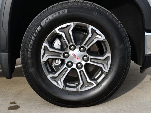 Used 2026 GMC Sierra 1500 SLE w/ Preferred Package image 11