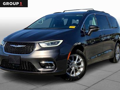 Used 2022 Chrysler Pacifica Touring-L