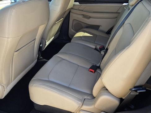 Used 2017 Ford Explorer Limited image 8