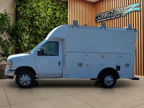 Used 2016 Ford E-350 and Econoline 350 Super Duty RWD image 5