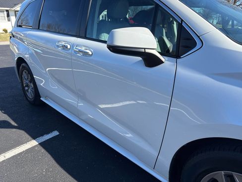 Used 2023 Toyota Sienna XLE image 15