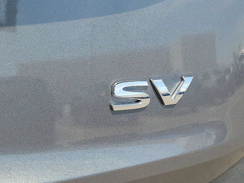 Used 2023 Nissan Rogue SV FWD image 9
