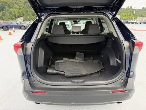 Certified 2019 Toyota RAV4 XLE w/ Convenience Package AWD/4WD image 10