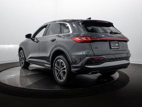 Certified 2025 Audi Q5 Premium w/ Convenience Package AWD/4WD image 5