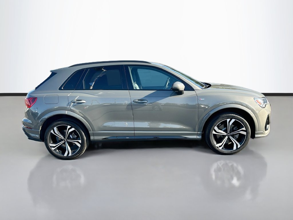 Used 2023 Audi Q3 2.0T Premium Plus w/ Premium Plus Package AWD/4WD image 4