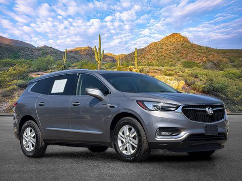 Used 2018 Buick Enclave Essence AWD/4WD image 2