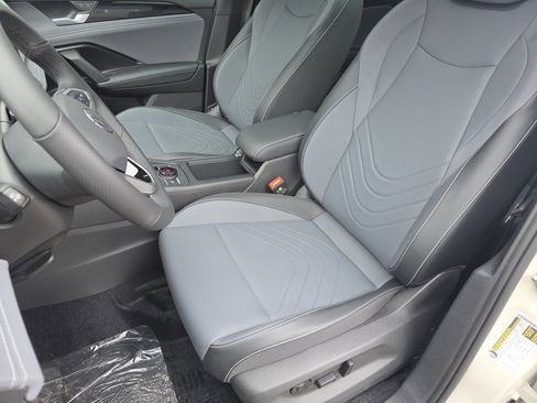 New 2026 Volkswagen Tiguan SE R-Line image 18