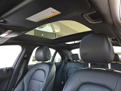 Used 2017 Mercedes-Benz C 300 4MATIC Sedan image 7