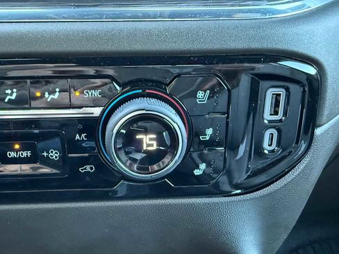 Used 2024 Chevrolet Silverado 1500 LTZ AWD/4WD image 23