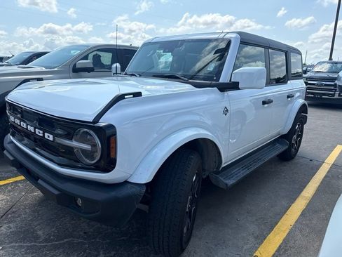 Used 2026 Ford Bronco Outer Banks AWD/4WD image 1