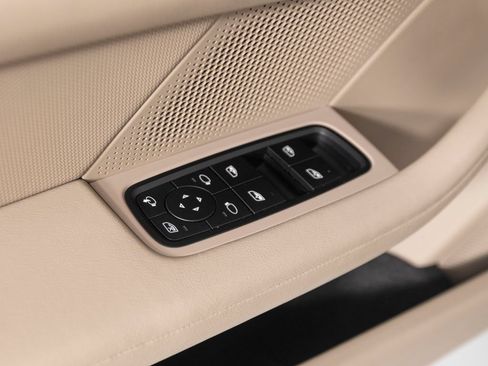 Certified 2022 Porsche Taycan RWD image 18